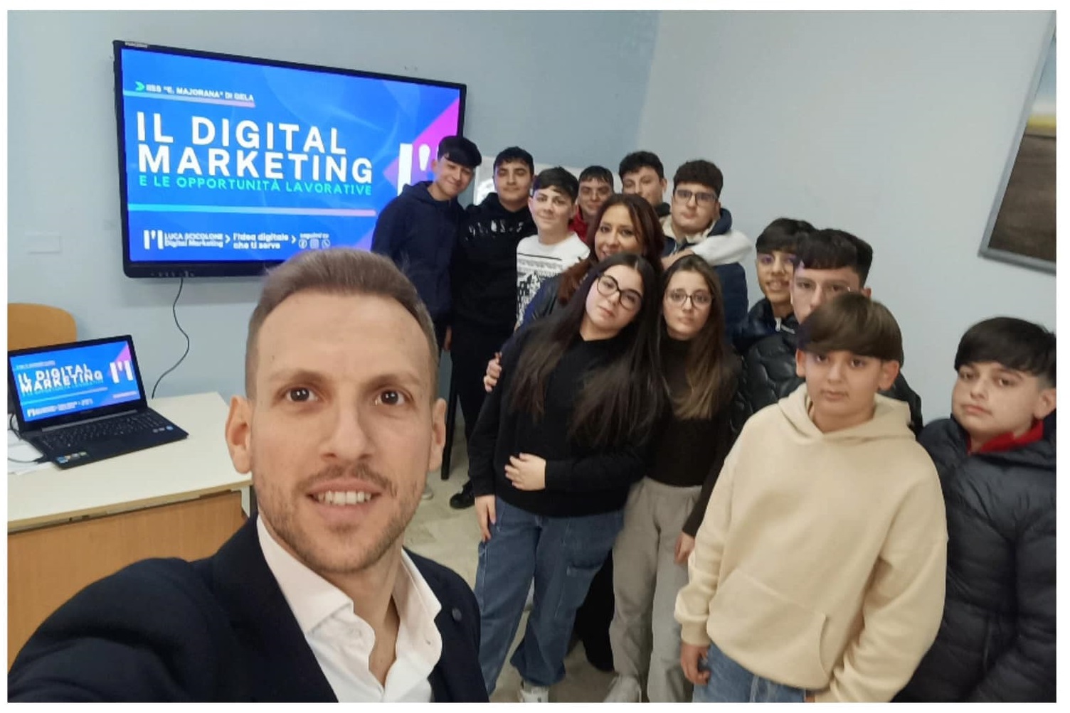 Educare all’imprenditoria: Gli Studenti dell’Aeronautico alla Scoperta del Digital Marketing