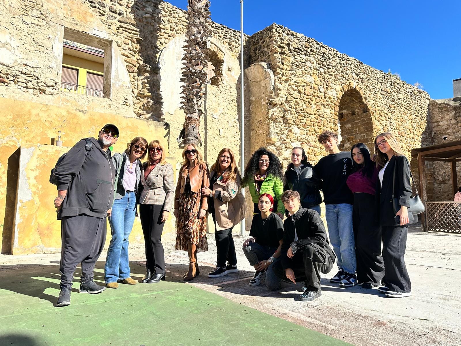“NO ALLA VIOLENZA”: Gli Studenti dell’Istituto Ettore Majorana di Gela protagonisti con Arte, Moda, Musica e Poesia