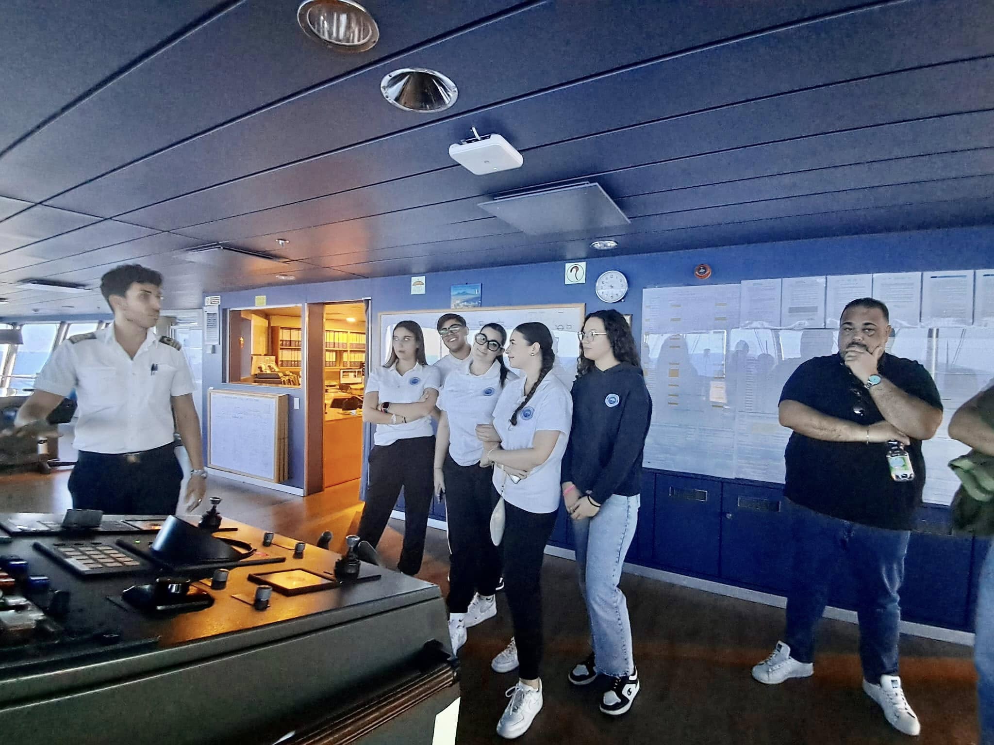Gli Studenti del Nautico tra Plancia, Sala Macchine e Rotte del Mediterraneo